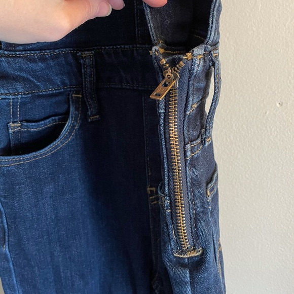 ❌SOLD❌ NWOT Levi’s Overalls - Anthropologie - Picture 6 of 16